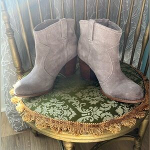 Size 9.5 Splendid Gray Ankle Boots